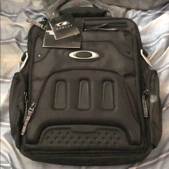 Oakley Other - Oakley laptop bag